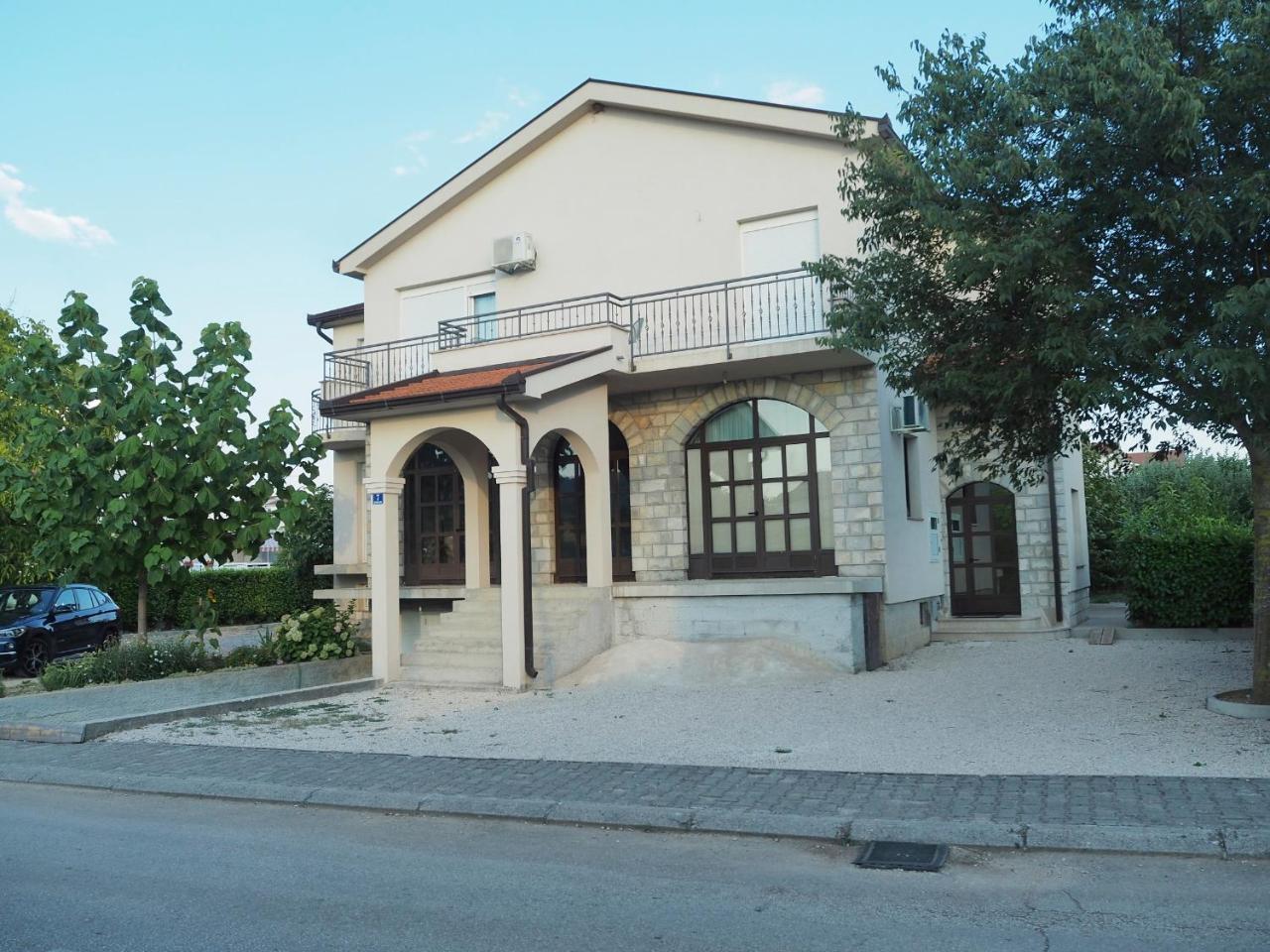 Apartment Ivan-Experience 3 Bedrooms Ljubuški エクステリア 写真